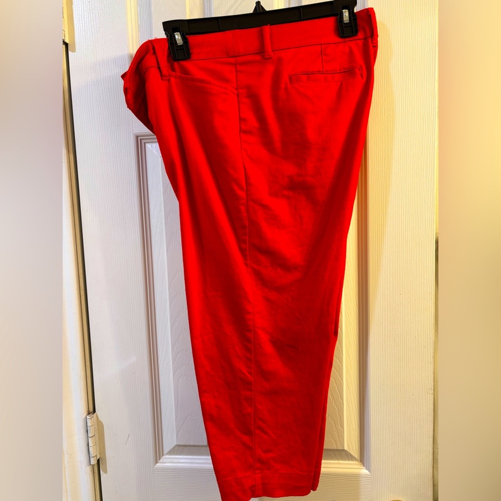 Ladies size 10 St. John’s Bay Capris